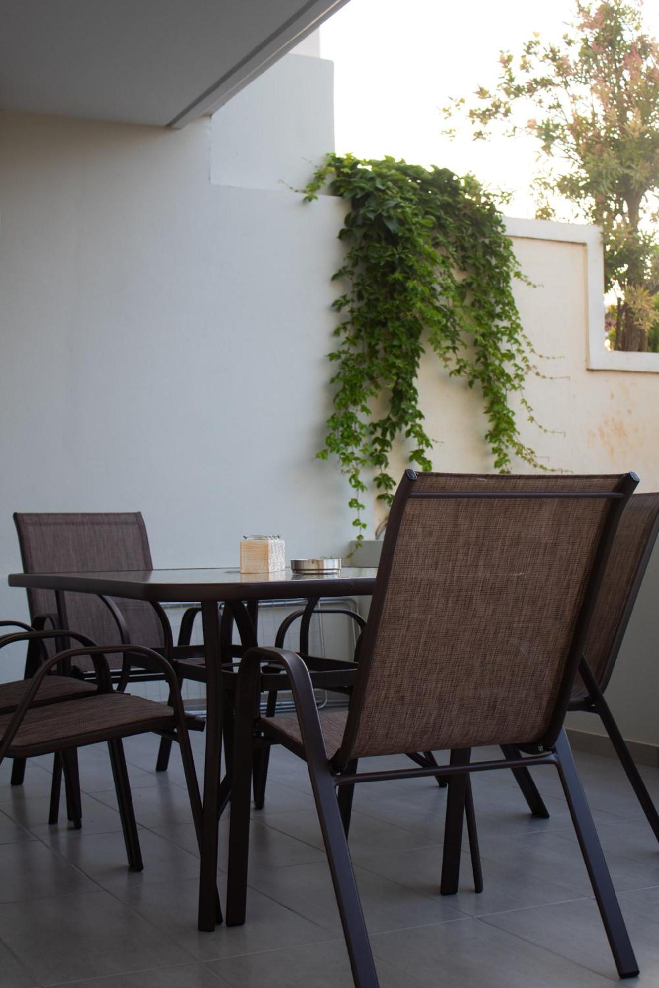 Giakost Apartments V Near Airport Artemida  Zewnętrze zdjęcie
