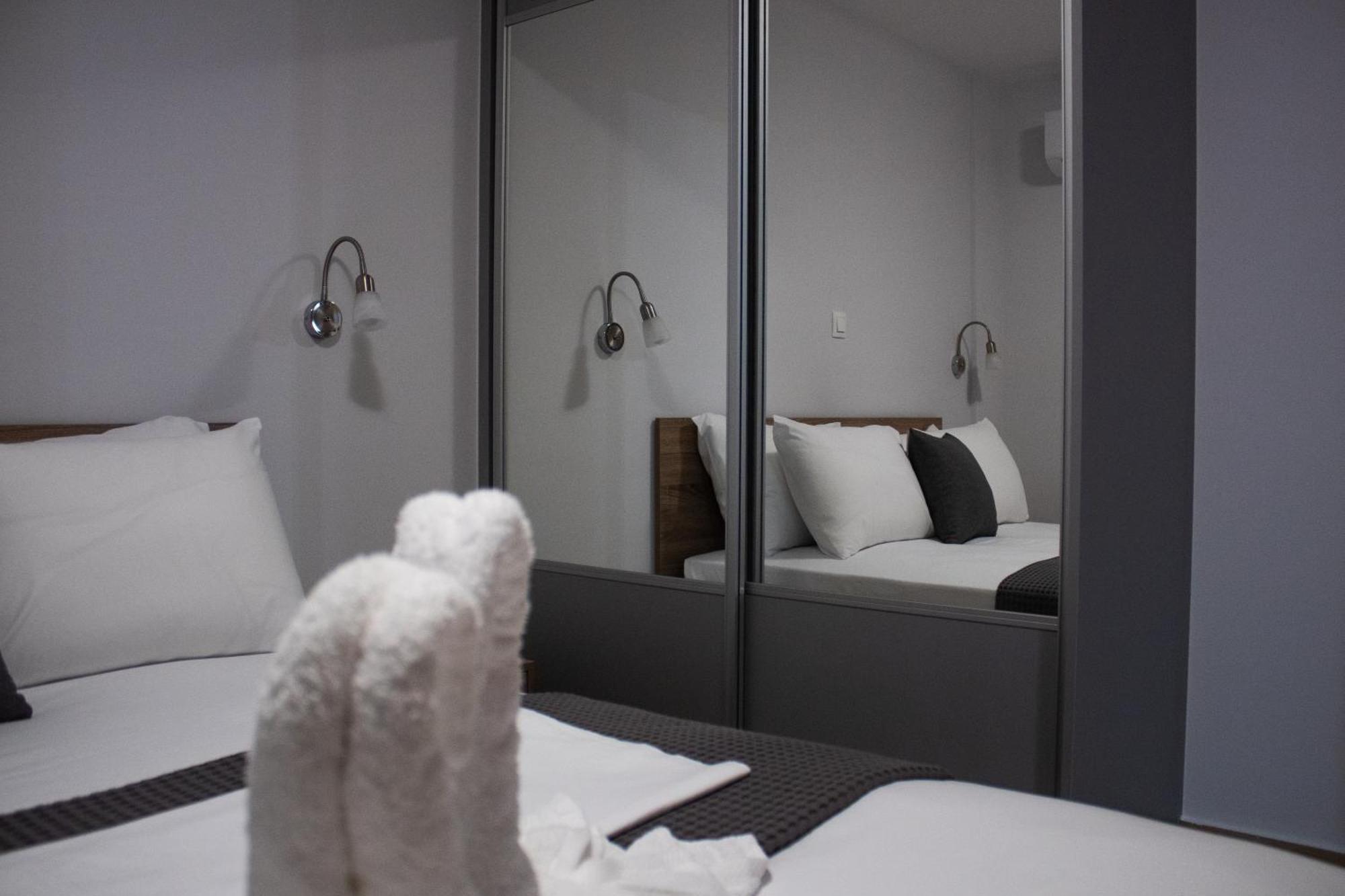 Giakost Apartments V Near Airport Artemida  Zewnętrze zdjęcie