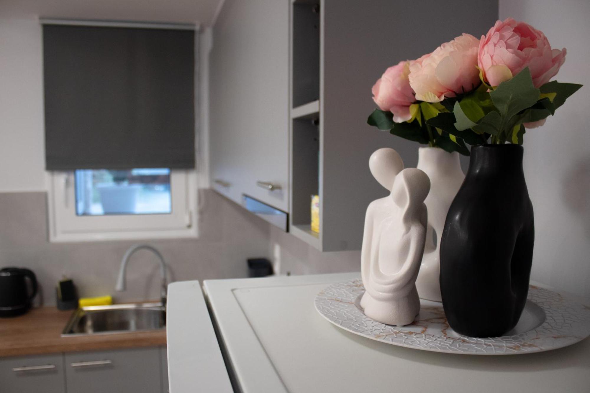 Giakost Apartments V Near Airport Artemida  Zewnętrze zdjęcie