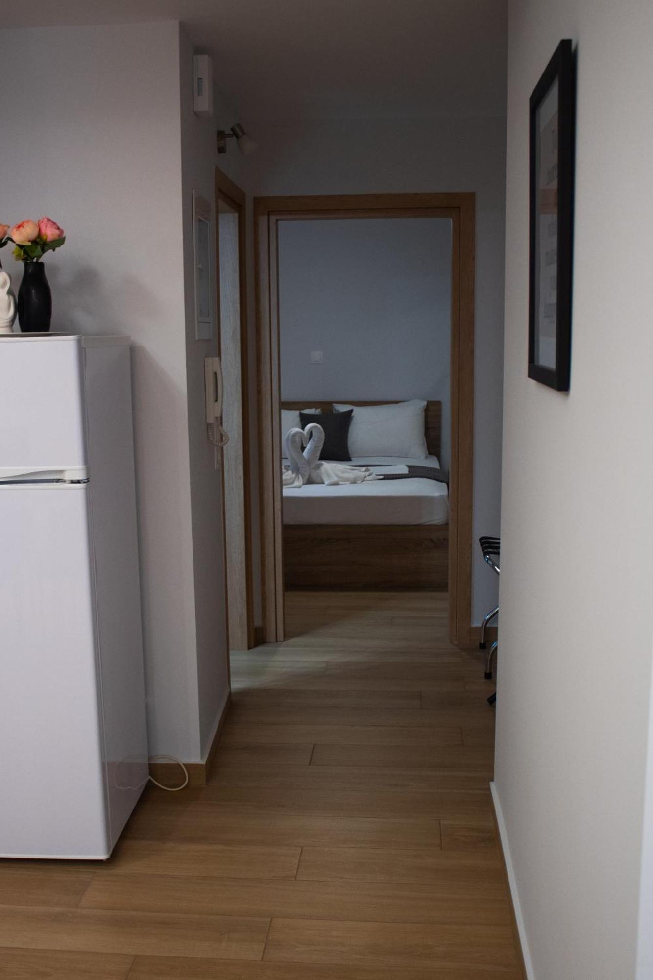 Giakost Apartments V Near Airport Artemida  Zewnętrze zdjęcie