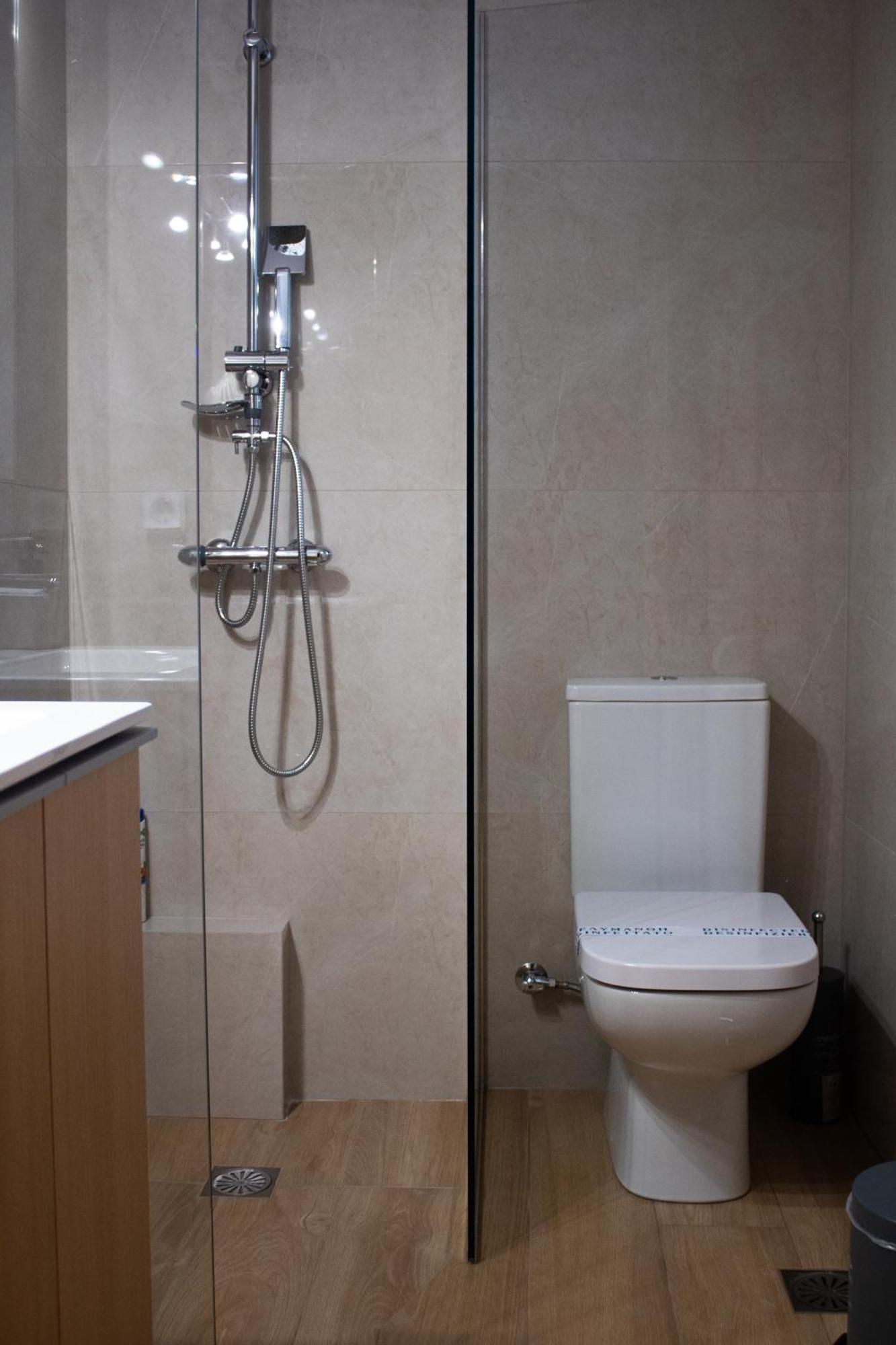 Giakost Apartments V Near Airport Artemida  Zewnętrze zdjęcie